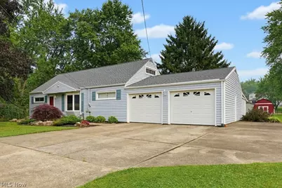 6069 Peach Street NE, Louisville, OH 44641 - Photo 1