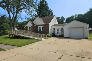 192 Davenport Ave, Akron, OH 44312 - Photo 1