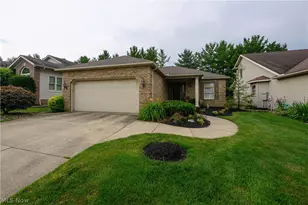 598 Saguaro Pl, Barberton, OH 44203 - Photo 1