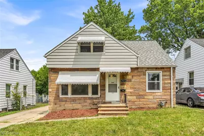 19233 Stafford Avenue, Maple Heights, OH 44137 - Photo 1