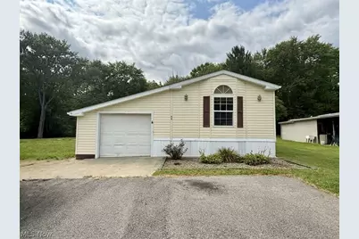 68 Stoneybrook Drive, Hubbard, OH 44425 - Photo 1