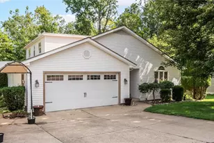 205 Treehouse Ln, Zanesville, OH 43701 - Photo 1