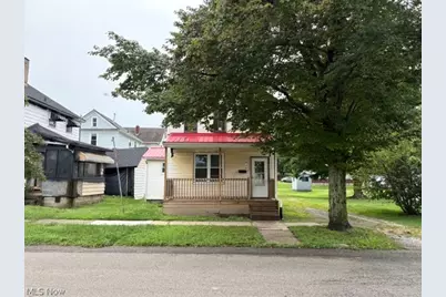 61 E Ely Street, Alliance, OH 44601 - Photo 1
