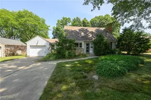 2035 Thornhill Dr, Akron, OH 44313 - Photo 1