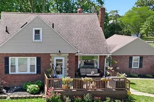 2218 20th St, Cuyahoga Falls, OH 44223 - Photo 1