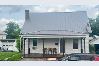 201 Washington Street, Barnesville, OH 43713 - Photo 1