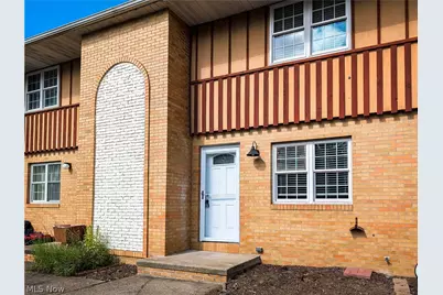 290 Lincoln Street SW, Hartville, OH 44632 - Photo 1