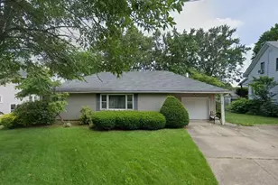 335 E Huston St, Barberton, OH 44203 - Photo 1
