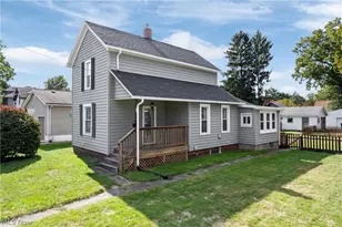 132 31st St SW, Barberton, OH 44203 - Photo 1