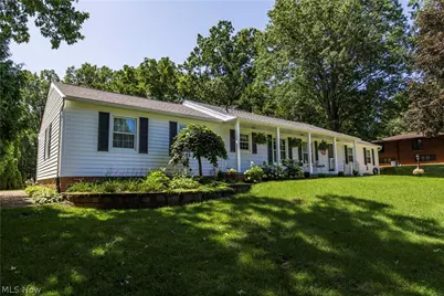 690 N Azalea Boulevard, Barberton, OH 44203 - Photo 1