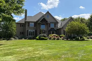 334 Crown Ridge Dr, Cuyahoga Falls, OH 44223 - Photo 1