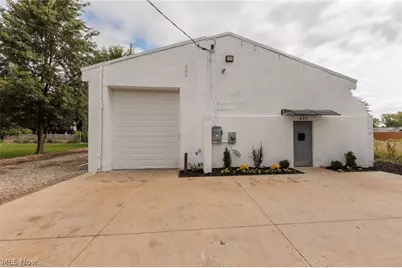 435 Huron Street, Elyria, OH 44035 - Photo 1