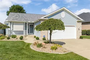 860 Arroyo Dr, Barberton, OH 44203 - Photo 1