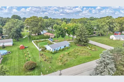5565 Brentwood Avenue NW, North Canton, OH 44720 - Photo 1