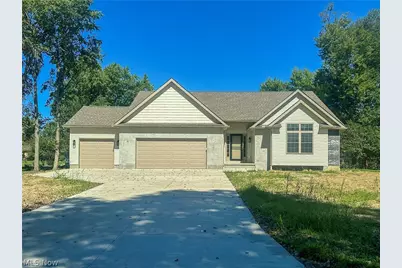 2123 Isabelle Drive, Girard, OH 44420 - Photo 1