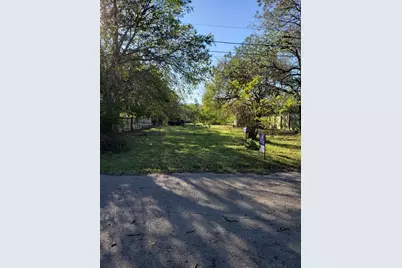 1226 E James Street, Cleburne, TX 76031 - Photo 1