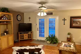 349 Horseshoe Dr, Springtown, TX 76082 - Photo 5