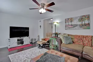 9459 Timberleaf Dr, Dallas, TX 75243 - Photo 5