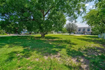 117 N Dobson Street, Burleson, TX 76028 - Photo 17
