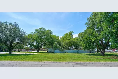117 N Dobson Street, Burleson, TX 76028 - Photo 15