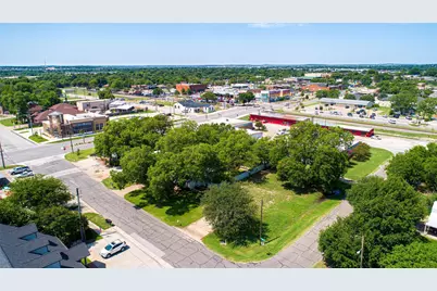 117 N Dobson Street, Burleson, TX 76028 - Photo 11
