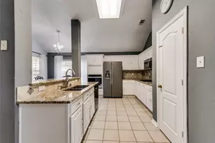 204 Fox Wood Dr, McKinney, TX 75071 - Photo 7