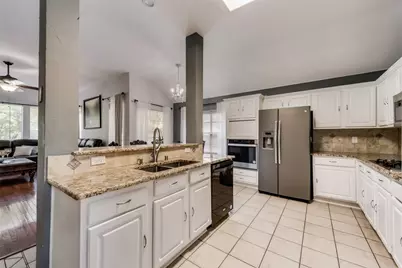 204 Fox Wood Drive, McKinney, TX 75071 - Photo 5