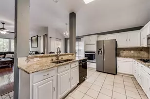 204 Fox Wood Dr, McKinney, TX 75071 - Photo 5