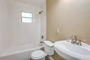 1524 W Lakeside Drive, Garland, TX 75042 - Photo 9