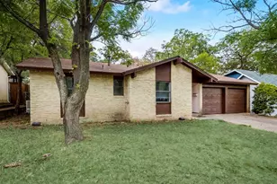 703 Johns Dr, Euless, TX 76039 - Photo 3