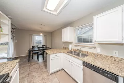 221 Kalmia Drive, Arlington, TX 76018 - Photo 17