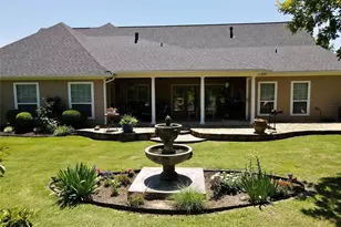 1602 Jefferson St, Bowie, TX 76230 - Photo 33