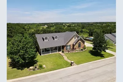 1602 Jefferson Street, Bowie, TX 76230 - Photo 31