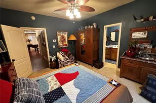 1602 Jefferson St, Bowie, TX 76230 - Photo 27