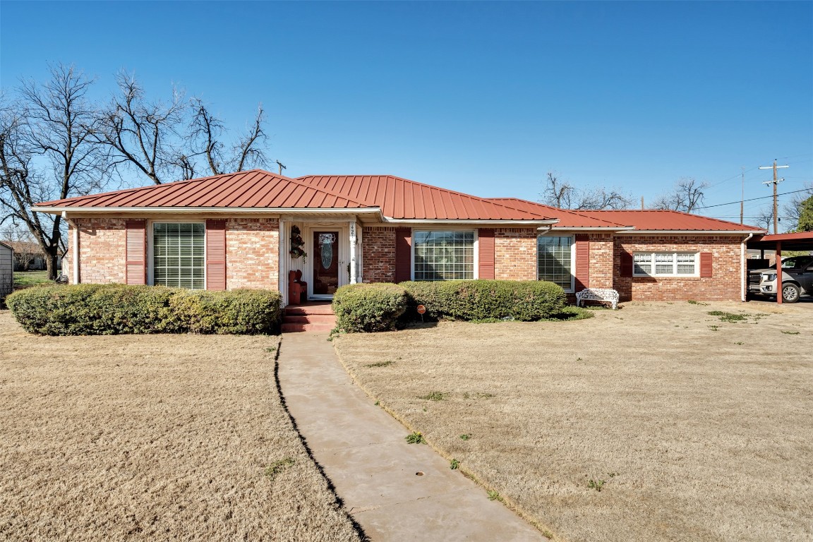 421 S 11th Ave, Munday, TX 76371 MLS 20268513 Coldwell Banker