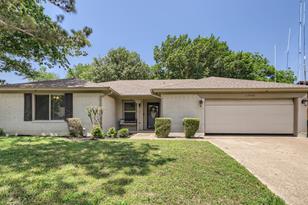 1740 Queen St, Fort Worth, TX 76103 - MLS 20323928 - Coldwell Banker