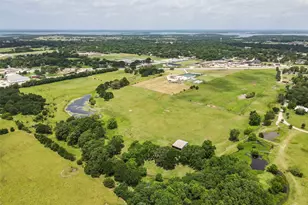 836 S Debbie Ln, Pilot Point, TX 76258 - Photo 11
