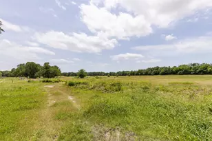 836 S Debbie Ln, Pilot Point, TX 76258 - Photo 13