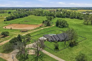 836 S Debbie Ln, Pilot Point, TX 76258 - Photo 27