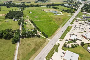836 S Debbie Ln, Pilot Point, TX 76258 - Photo 17