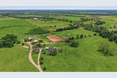 836 S Debbie Lane, Pilot Point, TX 76258 - Photo 27