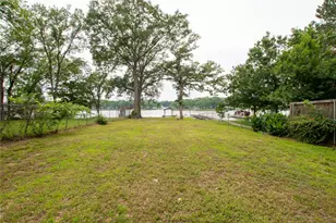 198 Thunderbird Dr, Mabank, TX 75156 - Photo 1