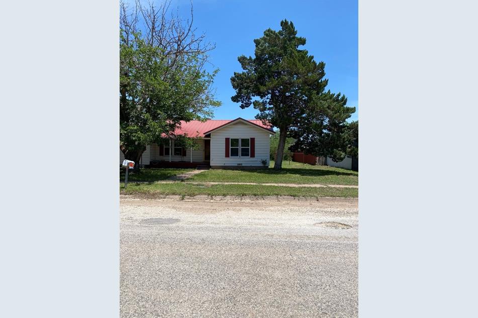 115 NW Ave J, Hamlin, TX 79520 MLS 20338046 Coldwell Banker