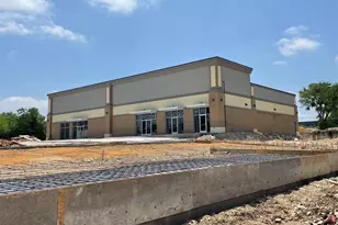5815 S Cockrell Hill Rd, Dallas, TX 75236 - Photo 1