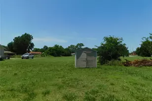 384 W Van Alstyne Pkwy, Van Alstyne, TX 75495 - Photo 9