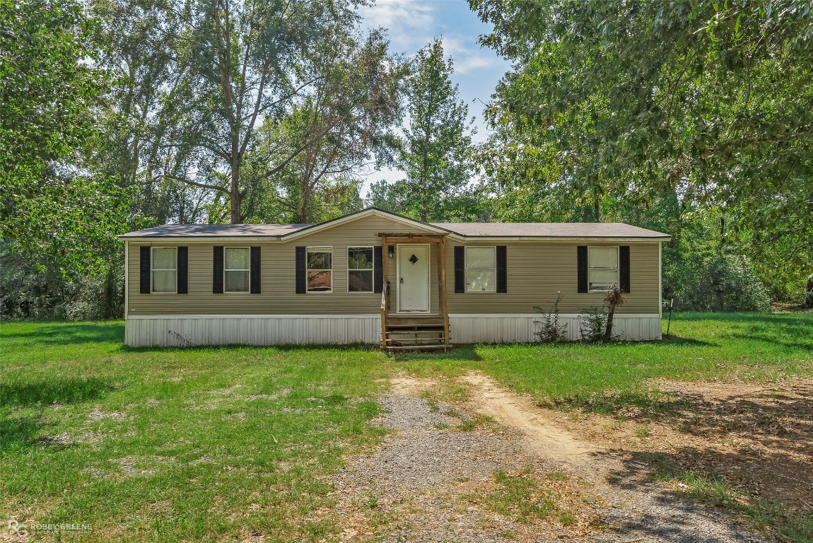 1015 College St, Doyline, LA 71023 - MLS 20433325 - Coldwell Banker