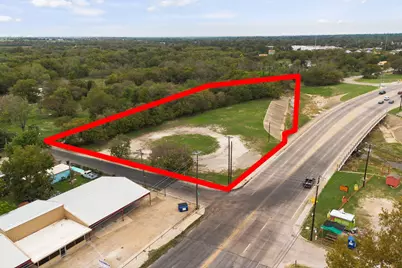 938 E Henderson Street, Cleburne, TX 76031 - Photo 3