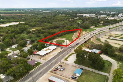 938 E Henderson Street, Cleburne, TX 76031 - Photo 15