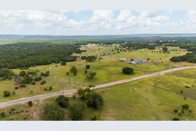 320 S Waterbuck Way, Lampasas, TX 76550 - Photo 5