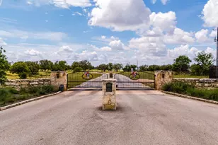 320 S Waterbuck Wy, Lampasas, TX 76550 - Photo 17